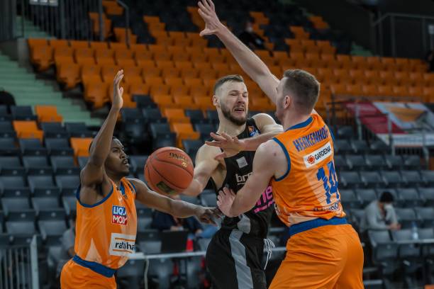 育了一个创 育了一个创