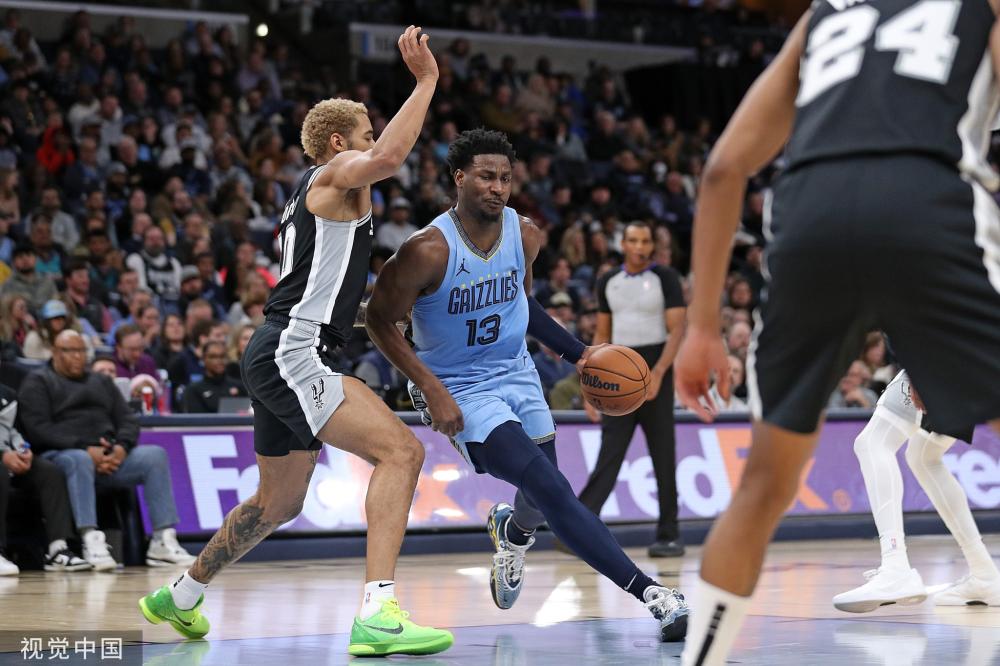 在对阵劲敌 在对阵劲敌