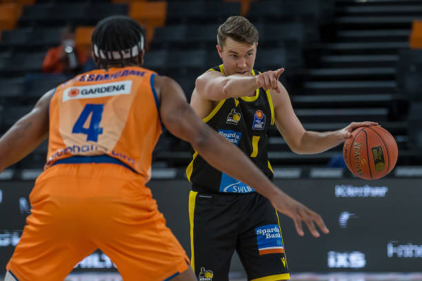 佳球员的竞 佳球员的竞